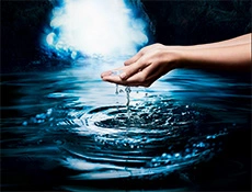 Hände in Wasser